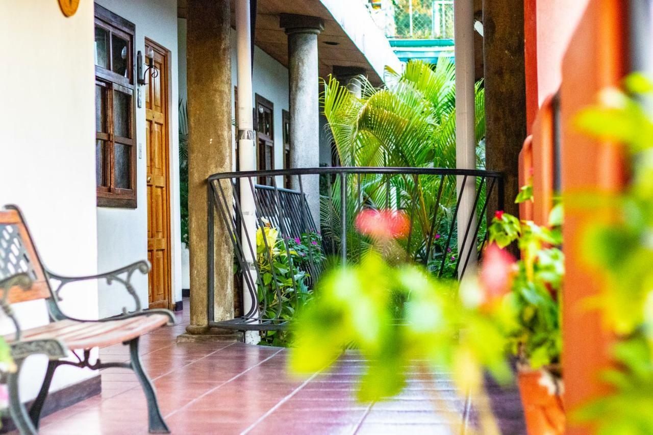 Hotel Arbol De Fuego San Salvador Buitenkant foto